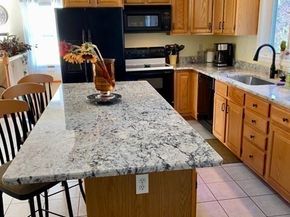 42 Colonial Rd, Webster MA 01570