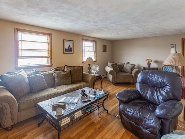 51 Stoughton St, Quincy MA 02169