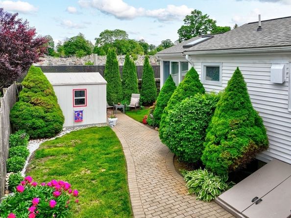 33 Samoset Ave, Quincy MA 02169
