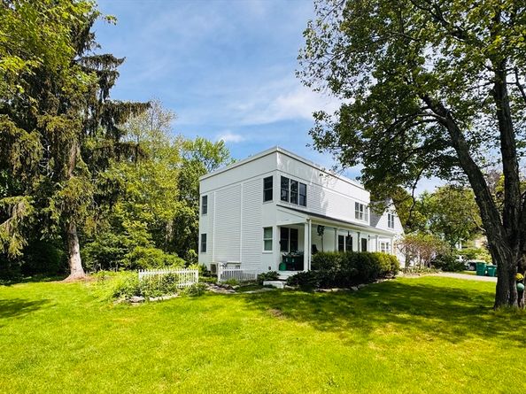 84 Walden Ter, Concord MA 01742