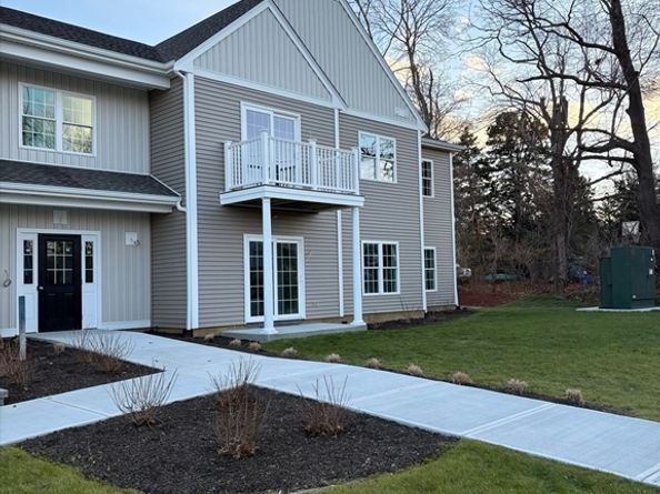 2 S Spooner St 4, Plymouth MA 02360