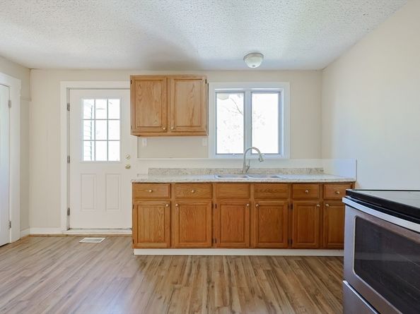 101 Jones Rd 101, Hopedale MA 01747
