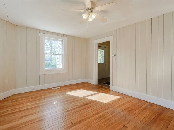 101 Jones Rd 101, Hopedale MA 01747