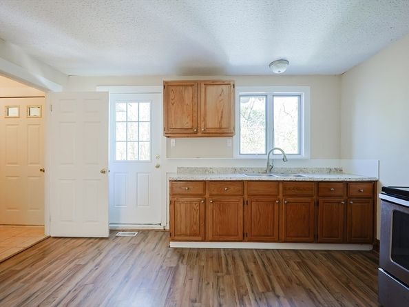 101 Jones Rd 101, Hopedale MA 01747