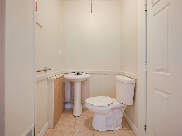 101 Jones Rd 101, Hopedale MA 01747