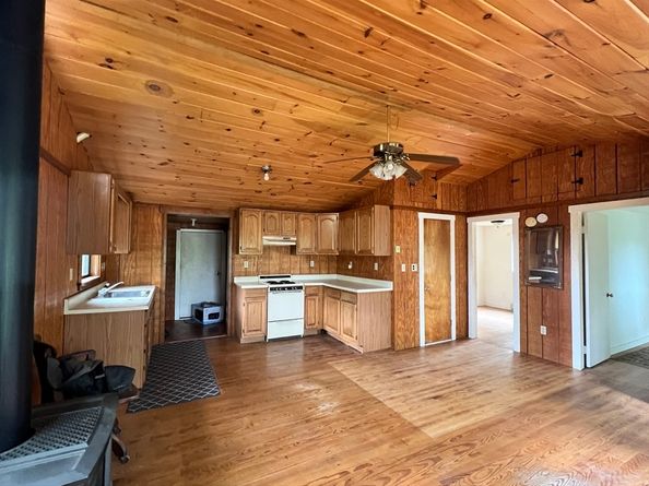 11 Summit Avenue, Lakeville MA 02347