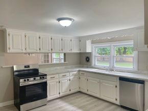 99 Homestead Cir, Hamilton MA 01982