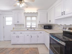 1 Rockland Road Ct, Auburn MA 01501