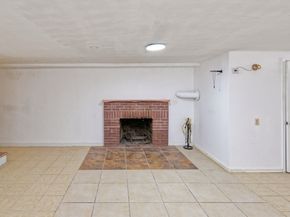 1 Rockland Road Ct, Auburn MA 01501