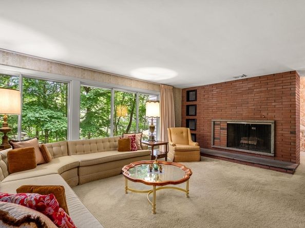 26 Arrowhead Rd, Weston MA 02493