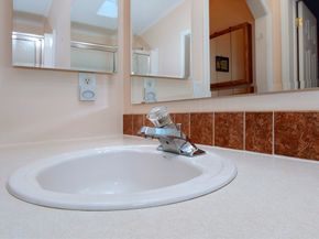 507 Crystal Way, Middleboro MA 02346