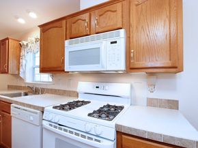 507 Crystal Way, Middleboro MA 02346