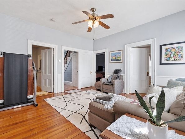 21 Burnap St, Fitchburg MA 01420