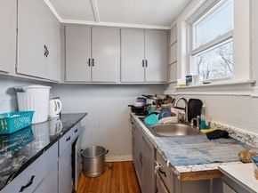 21 Burnap St, Fitchburg MA 01420