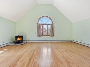 9 Knollwood Dr, Charlton MA 01507