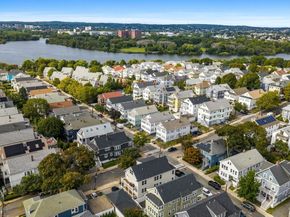 62 Governor Winthrop Rd 1, Somerville MA 02145