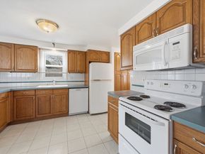 21 Janet Cir, Shrewsbury MA 01545