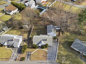21 Janet Cir, Shrewsbury MA 01545