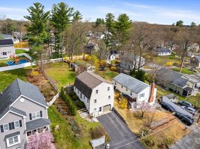 34 Maple Rd, Westford MA 01886