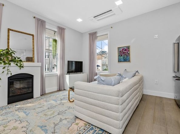 24 Rush St C, Somerville MA 02145