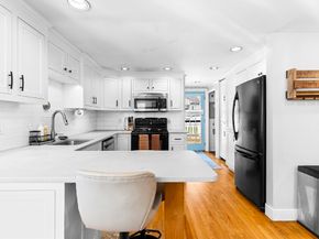 10 Beach Rd, Pembroke MA 02359