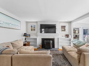 10 Beach Rd, Pembroke MA 02359