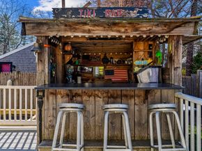 10 Beach Rd, Pembroke MA 02359