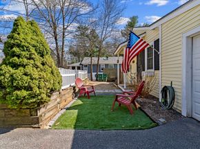 10 Beach Rd, Pembroke MA 02359