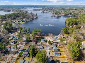 10 Beach Rd, Pembroke MA 02359