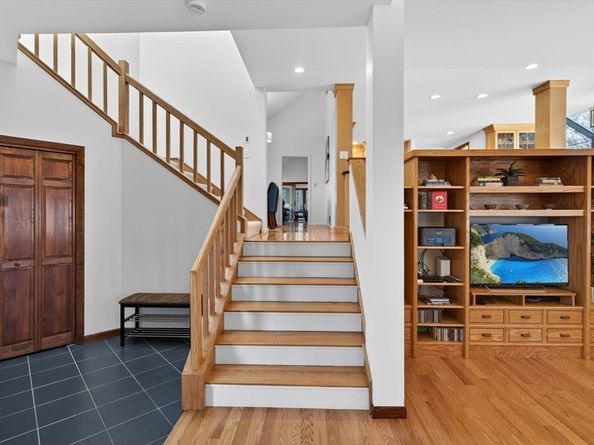 23 Greybirch Rd, Andover MA 01810