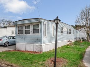 99 Mobile Avenue, Chelmsford MA 01824