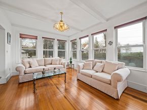 2 East St, Sharon MA 02067