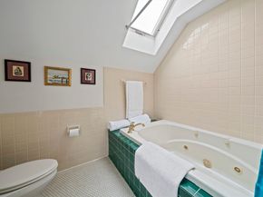 2 East St, Sharon MA 02067