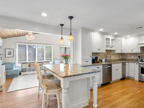 21 French St, Hingham MA 02043