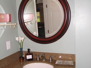 5 Dana Cir, Milford MA 01757