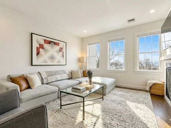 27 Suffolk St 2, Chelsea MA 02150