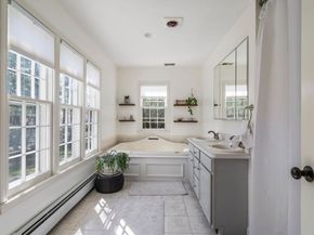 35 Pokanoket Ln, Marshfield MA 02050