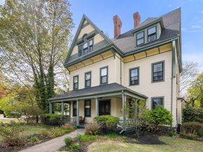 49 Grove St 2, Newton MA 02466