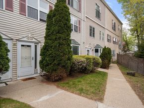 110 Coolidge Hill Rd 2, Watertown MA 02472