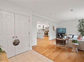 110 Coolidge Hill Rd 2, Watertown MA 02472