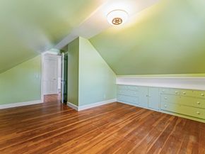 33 Hapgood Rd, Worcester MA 01605