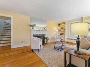 33 Hapgood Rd, Worcester MA 01605