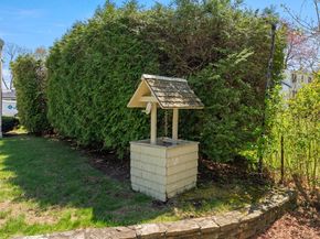 33 Hapgood Rd, Worcester MA 01605