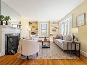 33 Hapgood Rd, Worcester MA 01605