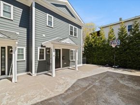 20 Dalby St 20, Newton MA 02458
