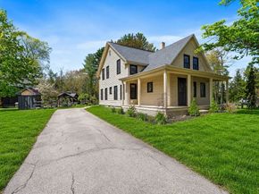 25 Warfield St, Hopedale MA 01747