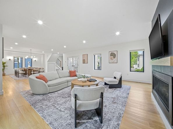 284 Webster St, Newton MA 02466