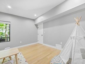 284 Webster St, Newton MA 02466