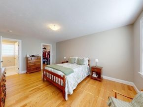 287 Wareham, Middleboro MA 02346