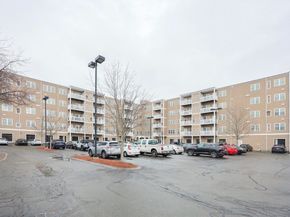 8 Walnut St 408, Peabody MA 01960